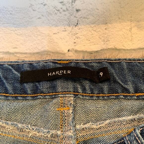 HARPER Junior’s Medium Wash Cut-Off Jean Shorts / Size: 9 - Picture 3 of 8